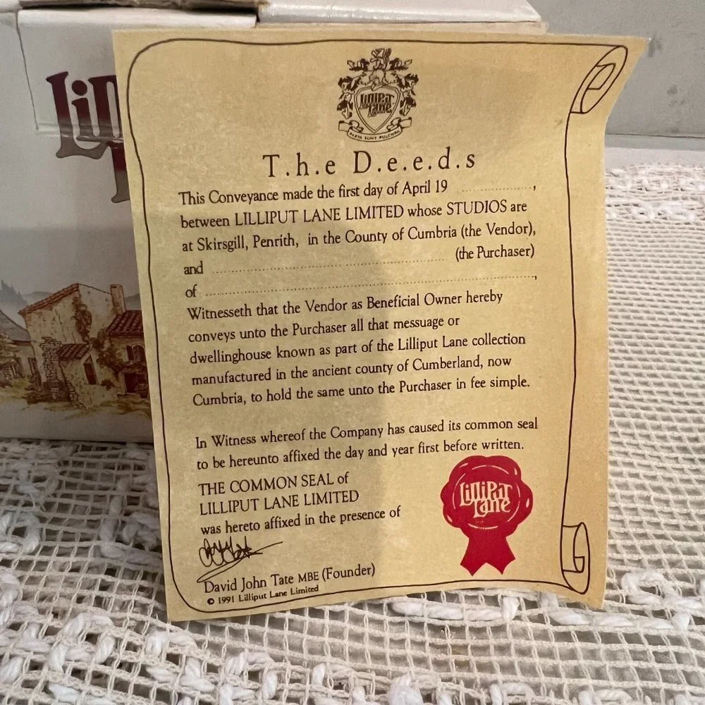 Vintage Lilliput Lane The Briary with box and Deeds